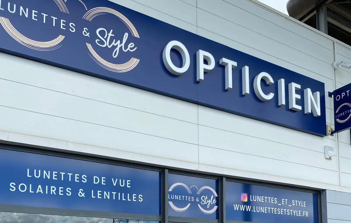 Enseigne optique lunettes tendance opticien villette d'anthon proche Jons 69330