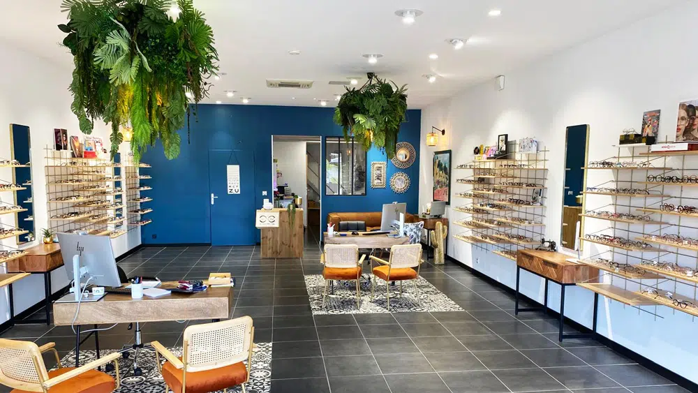 Intérieur optique lunettes tendance opticien villette d'anthon proche Jons 69330
